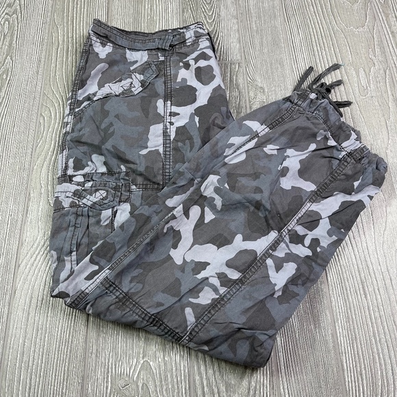 Norma Kamali Pants - NORMA KAMALI Grey Camouflage Cargo Jogger Pants